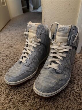 Nike Sneaker Wedge Heels W9.5
